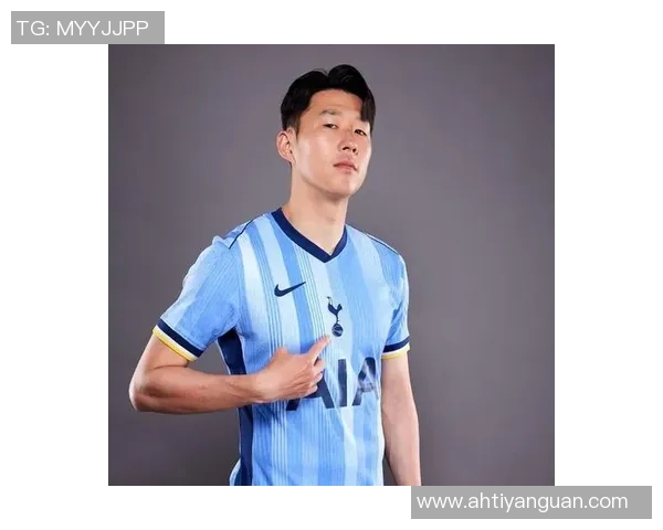 热刺球衣配色及历史演变分析：简洁中的传统力量